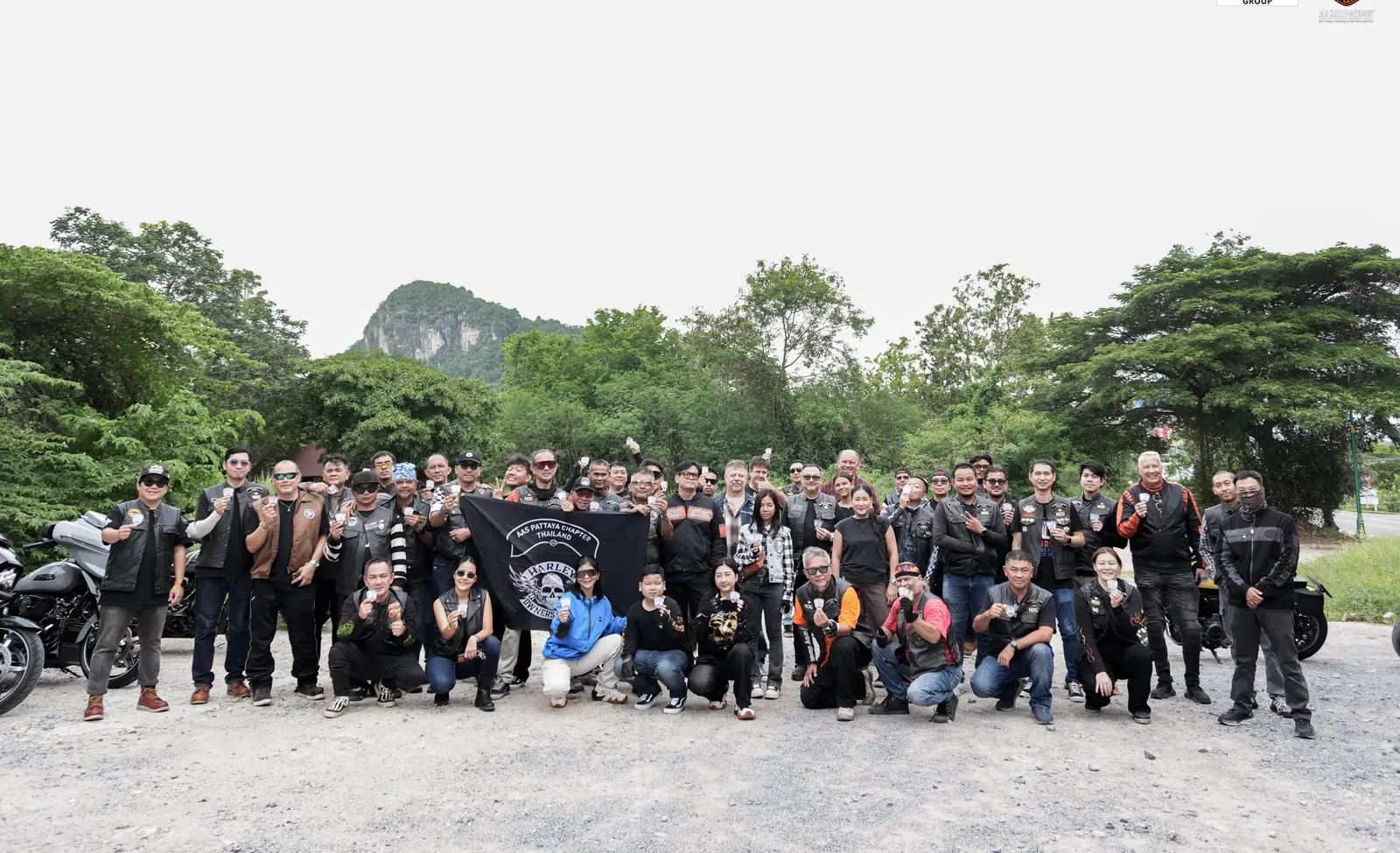 ภาพหมู่ทริปครบรอบ 10 ปี
